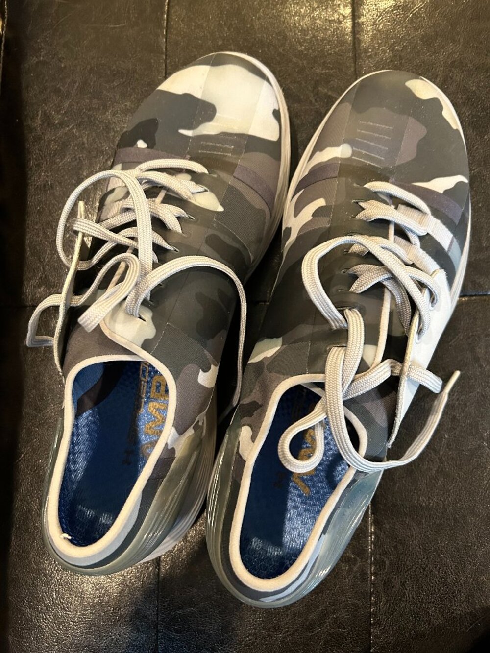Men's Size 11 Under Armour Speedform AMP 2.0 Sneakers